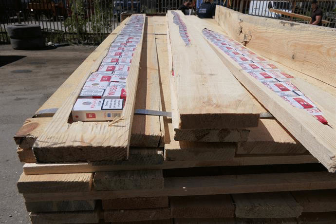 Над 120 000 кутии цигари са открити при спецакция на територията на София