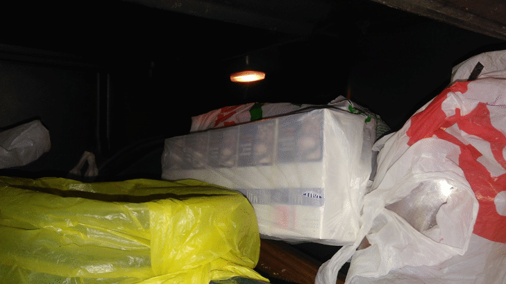 330 кутии нелегални цигари задържаха митнически служители на МП Връшка чука