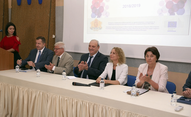 ММС награди финалистите от Националния ученически конкурс „Посланици на здравето“