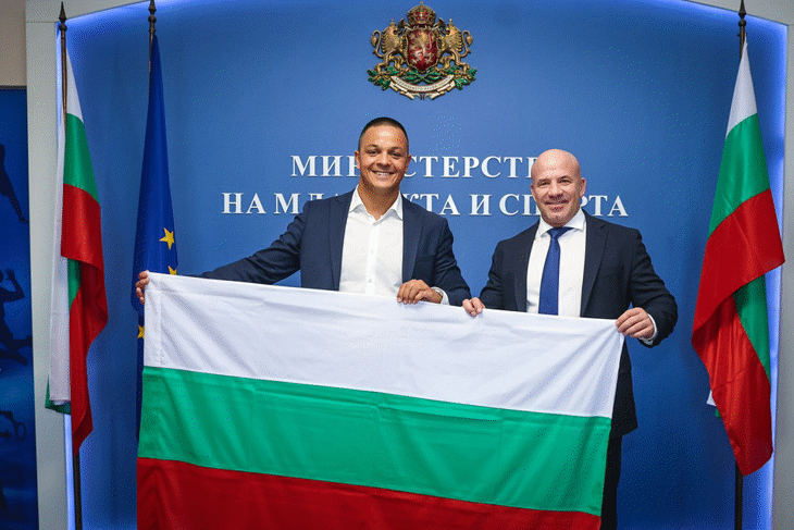 Министър Енчо Керязов пожела успех на Цанко Цанков преди опита му да преплува Ламанша