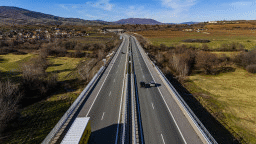 Утре движението при 58-и км на АМ „Струма“ в посока София ще бъде в изпреварващата лента. Шофирайте внимателно!