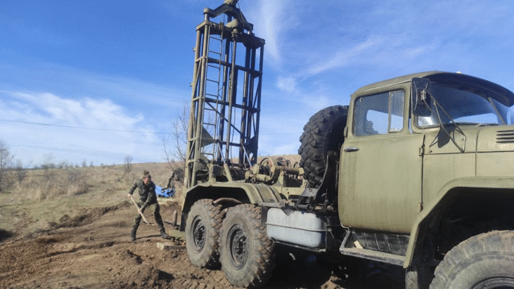 Военнослужещи от Сухопътните войски оказаха помощ за справянето с водната криза в село Татари, Община Белене