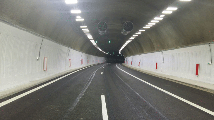 Възстановено е осветлението в тунел "Кривия" по път I-1 /E-79/ в Кресненското дефиле