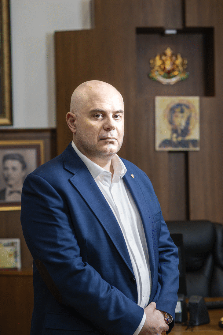 Главният прокурор Иван Гешев пред Tribune: Ние сме и в конституционна криза, освен в политическа