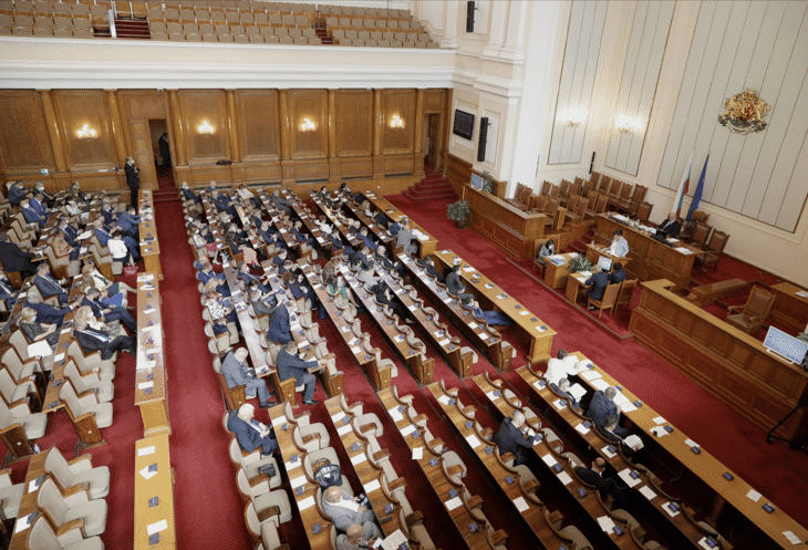 Национална аптечна карта ще регулира разкриването на аптеки, реши парламентът