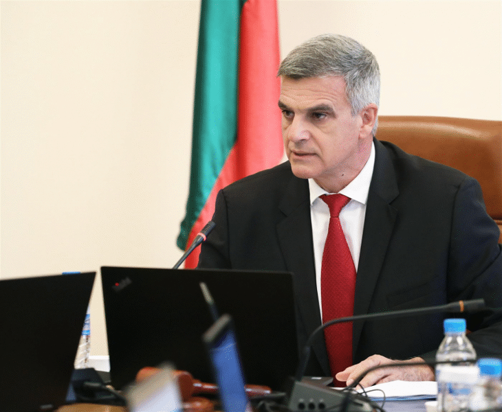 Премиерът Янев: Време е да се премине от политическо говорене към политическо действие, в него ще проличат отговорността и готовността на политическите сили да работят в полза на обществения интерес и в името на БългарияПремиерът Янев: Време е да се преми