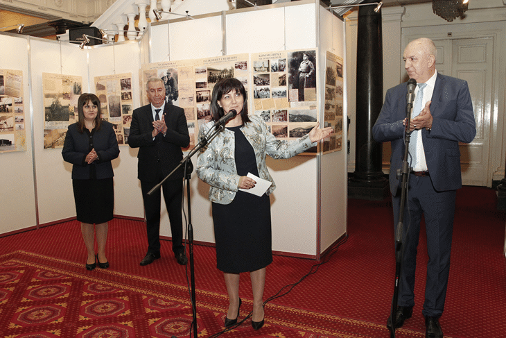 Председателят на Народното събрание Цвета Караянчева откри фотоизложбата „Другото лице на воините ни“, посветена на 100-годишнината от края на Първата световна война