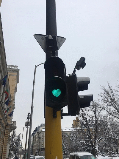 50 зелени сърца по светофарите в София за инициативата "Часът на Земята"