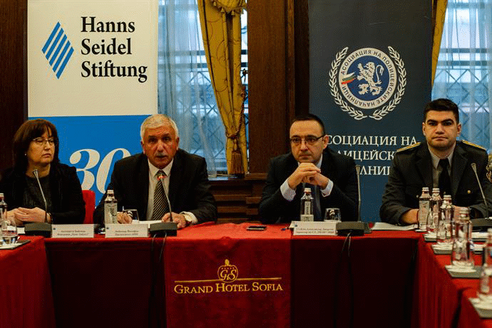 ГД „Пожарна безопасност и защита на населението“ проведе кръгла маса, посветена на добрите практики за управление на риска от бедствия ​