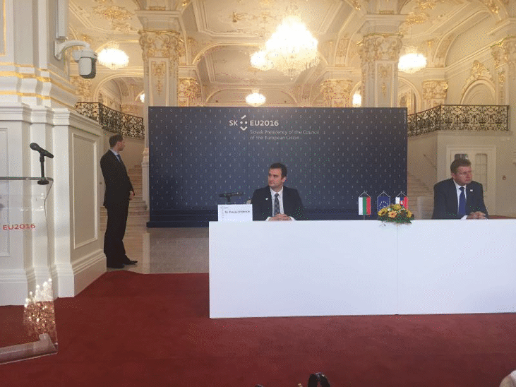 Заместник-министър Жечо Станков подписа в Братислава Меморандум за разбирателство за проекта "Ийстринг"
