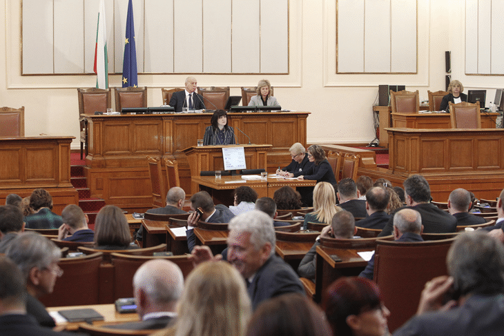 Народното събание единодушно прие на първо четене проекта за промени в Наказателния кодекс, свързани с борбата с домашното насилие