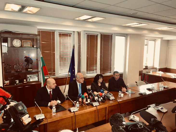 НА БРИФИНГ В КЕВР БЯХА ОБЯВЕНИ РЕЗУЛТАТИТЕ ОТ ПРОВЕДЕНАТА ПО ИНИЦИАТИВА НА РЕГУЛАТОРА СРЕЩА ЗА СТАБИЛИЗИРАНЕ НА БОРСОВАТА ТЪРГОВИЯ С ЕЛЕКТРОЕНЕРГИЯ