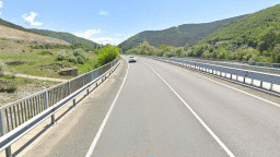 На 6 април движението в 5 км участък на път I-1 в района на с. Крупник поетапно ще е в една лента за ремонт на асфалтовата настилка