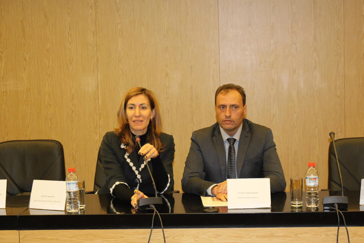 Министър Ангелкова проведе среща с местната власт и контролните органи за подготовка на зимния сезон в Банско