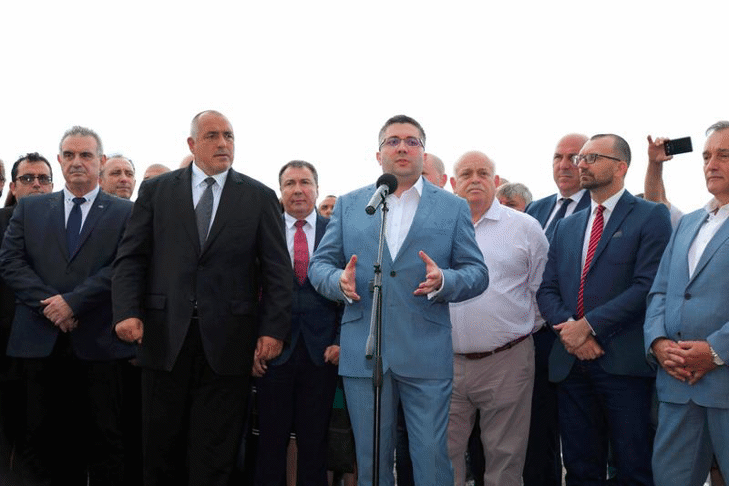 Почиващите на Южното Черноморие пътуват по четирилентов път в участъка между Поморие и Ахелой