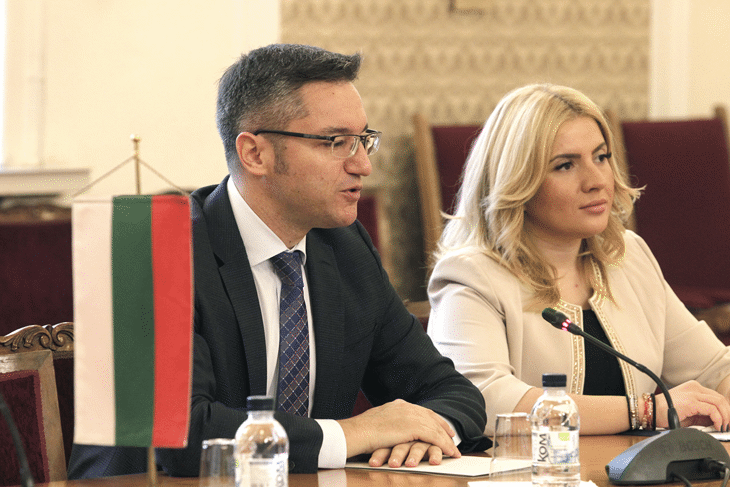 Председателят на Комисията по европейски въпроси и контрол на европейските фондове Кристиан Вигенин разговаря с вицепремиера на Косово Енвер Ходжай