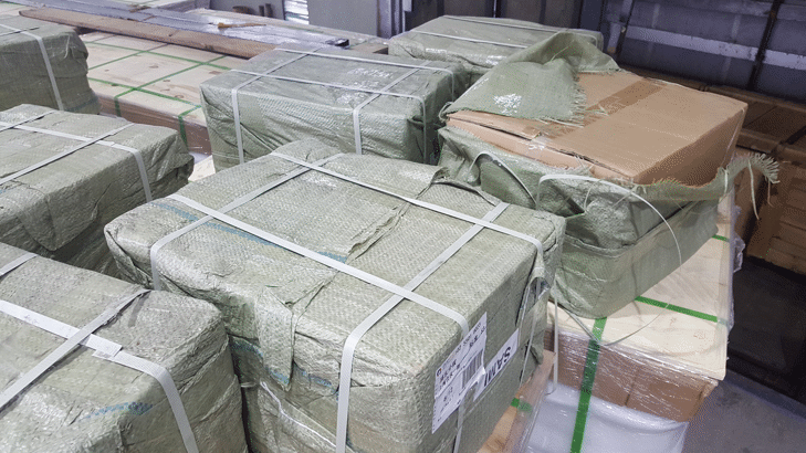 Близо 30 т недекларирани материали за производство на цигари задържаха митническите служители на Митница Пловдив