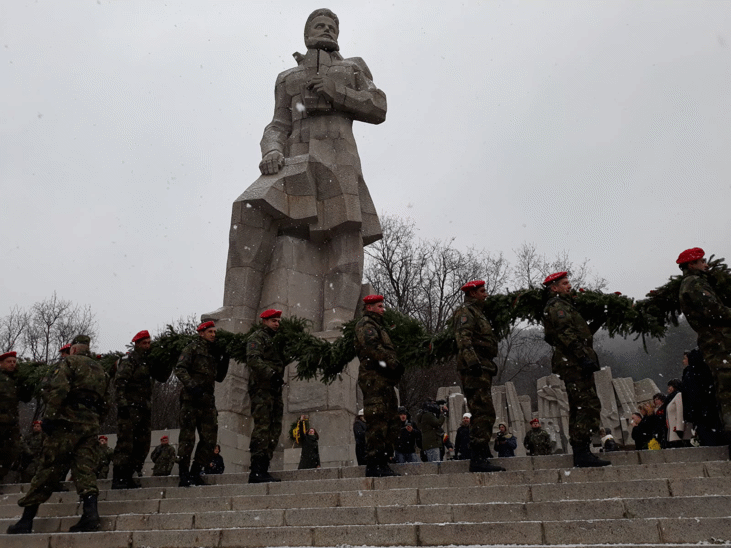 Заместник-Министър Михайлова: Да Почитаме Ботев С Достойни Постъпки И Справедливи Решения