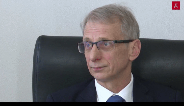 Министър Денков: Ще Помогнем На Младите Учители, За Да Ги Задържим В Системата