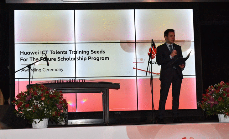 Зам.-министър Димитър Данчев поздрави студентите от стипендиантската програма на Huawei, с фокус върху икономика, наука и технологии