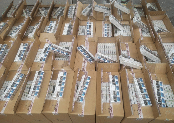 Недекларирани 400 000 къса цигари задържаха митническите служители на МП Капитан Андреево Недекларирани 400 000 къса цигари задържаха митническите служители на МП Капитан Андреево