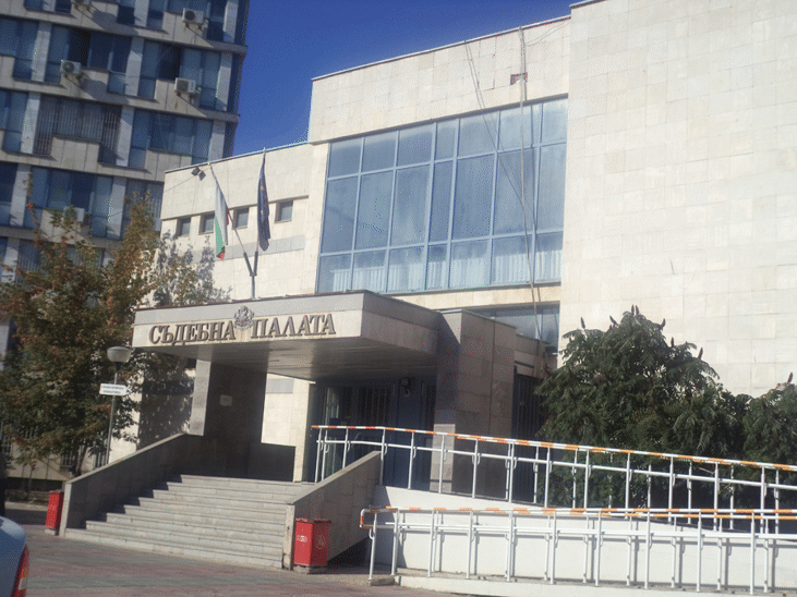 Предаден на съд от Окръжна прокуратура-Добрич за блудствени действия с малолетни момиченца френски гражданин получи наказание от 10 години лишаване от свобода