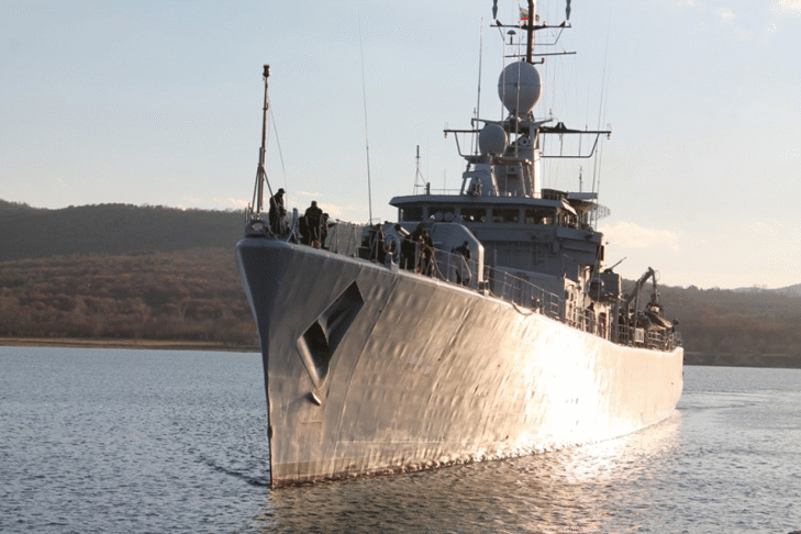 Фрегатата „Верни” и базов миночистач „Прибой” се завърнаха в пункт за базиране Бургас след успешно участие в операции и учения на НАТО