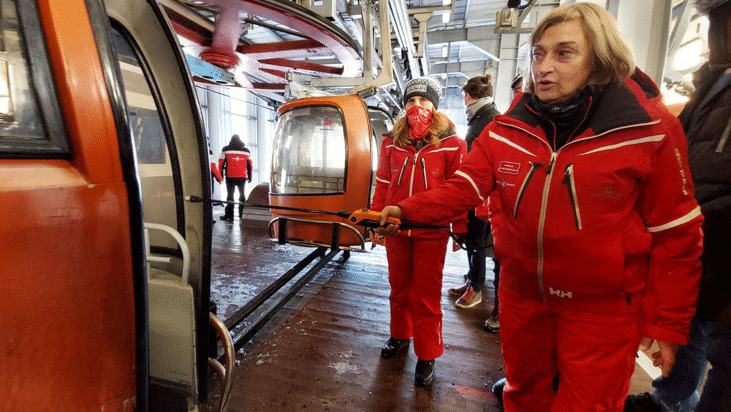 Вицепремиерът Николова на проверка на ски зона Боровец: Празниците показаха, че бизнесът е дисциплиниран, няма данни за нарушения