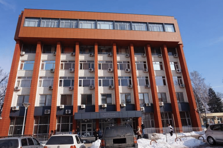 Лишаване от свобода и 20 000 лева глоба за държане на наркотици с цел разпространение
