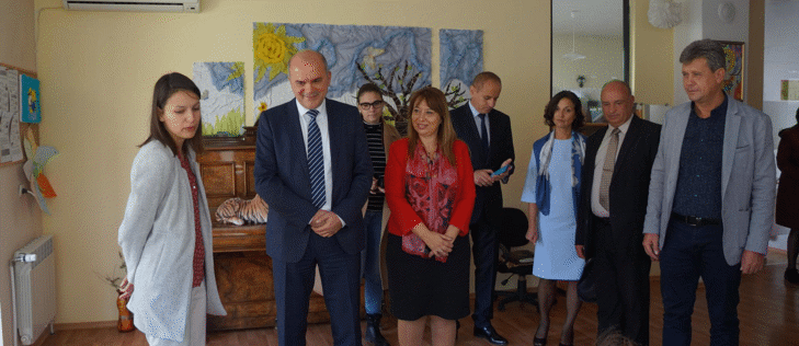 Министърът на труда и социалната политика и председателят на ДАЗД посетиха ЦНСТ „Сияние“ в гр. Кюстендил