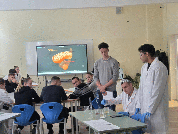 Ученици Търсиха Енергийния Код На Живота В Новия Stem Център На 153. Спортно Училище