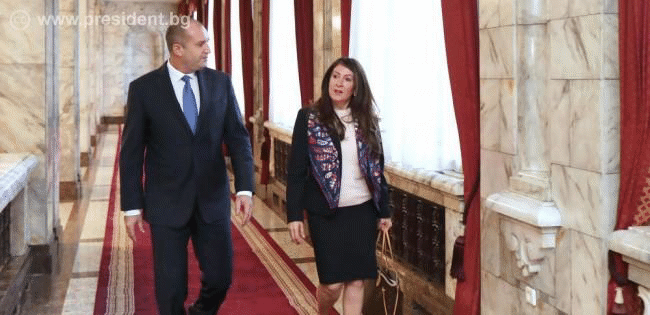 Президентът Румен Радев се срещна с посланика на САЩ у нас Херо Мустафа