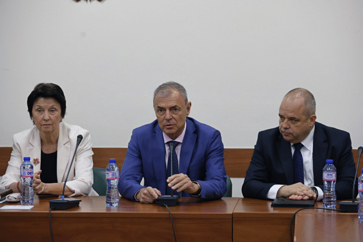 Министър Игнатов: Няма Да Допуснем Предизборна Агитация В Българските Училища