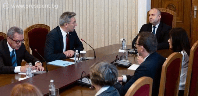 Президентът: Ако не се приемат важни закони в 49-ото НС, има риск за дългосрочната финансова стабилност на страната и европейската ни перспектива