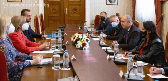 Президентът Румен Радев проведе среща с европейския комисар по здравеопазване и безопасност на храните Стела Кириакиду