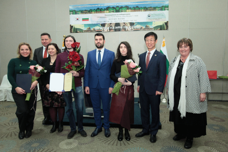 Определени са победителите в конкурса за лого по случай 30 г. от установяване на отношенията между България и Република Корея