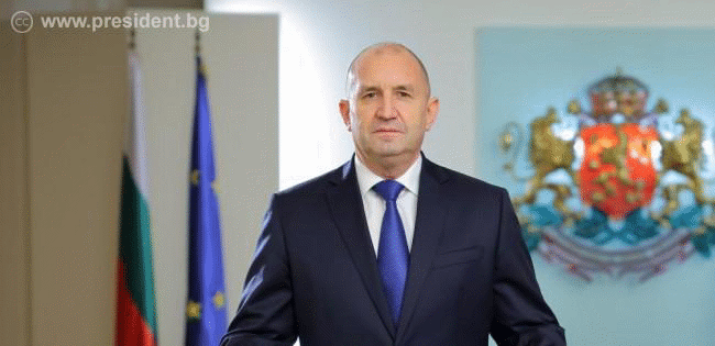 Държавният глава: За да си върнем демокрацията, не трябва да пилеем енергията и надеждата от площадите и възможността да променим България
