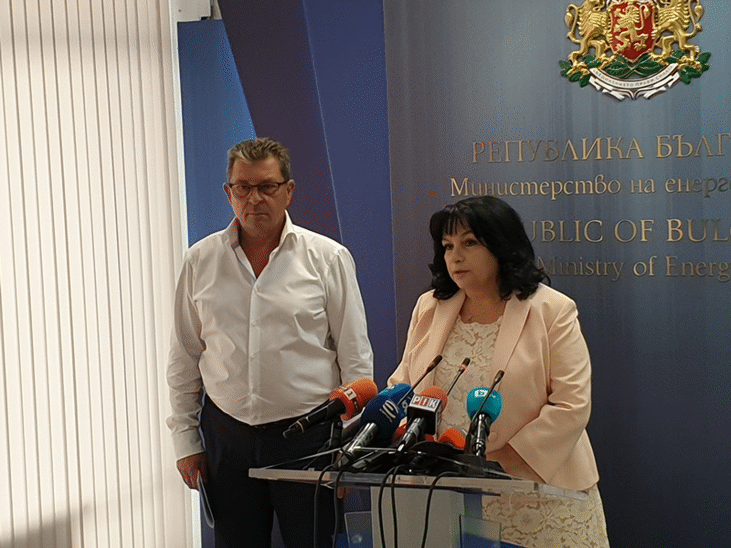 Министър Петкова: Всеки, който разполага с информация за нередности на пазара на електроенергия, може да сезира КЕВР