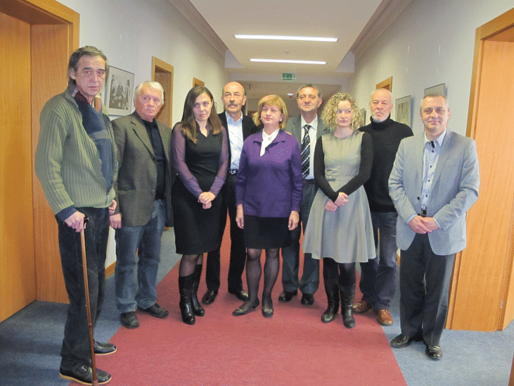 Художникът И Поет Георги Трифонов Спечели Втора Награда За Поезия В Литературния Конкурс На В. „Труд” „Златен Ланец”