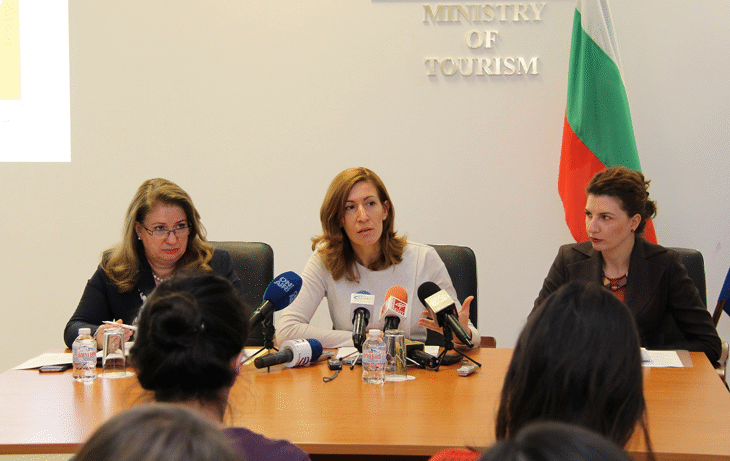 Министър Ангелкова: Посрещнали сме 5 млн. чуждестранни туристи за Лято‘2016 г., което е абсолютен рекорд