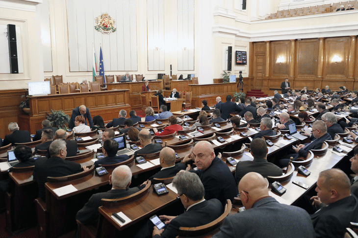 Парламентът прие бюджета на НЗОК за 2019 г. на второ четене