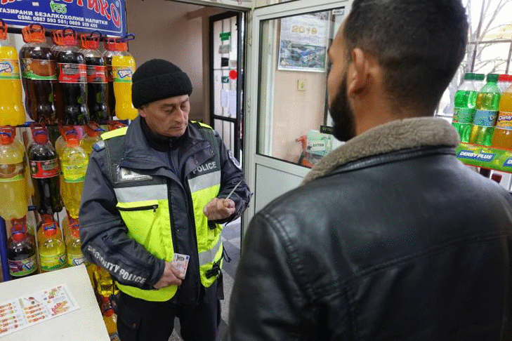 Специализираната полицейска операция в шуменското село Стоян Михайловски под ръководството на Окръжната прокуратура в Шумен  установи и задържа трима за незаконно присъединяване към електропреносната мрежа