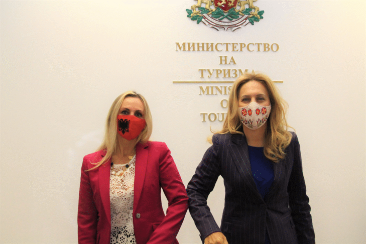 Вицепремиерът Марияна Николова разговаря с Доника Ходжа, извънреден и пълномощен посланик на Албания у нас