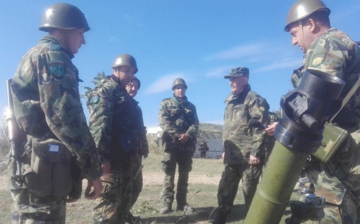 Командирът на Сухопътните войски провери полевата подготовка на артилеристи и химици на Учебен полигон „Корен”