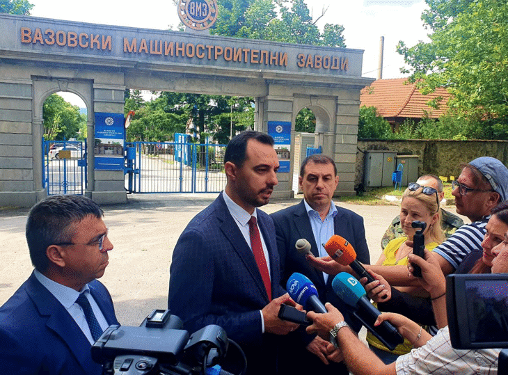 Министър Богданов: Повишаваме сигурността в оръжейните заводи