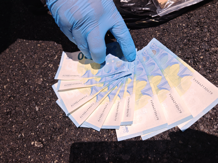 Голямо количество неистински парични знаци са открити при оперативни действия в Стара Загора