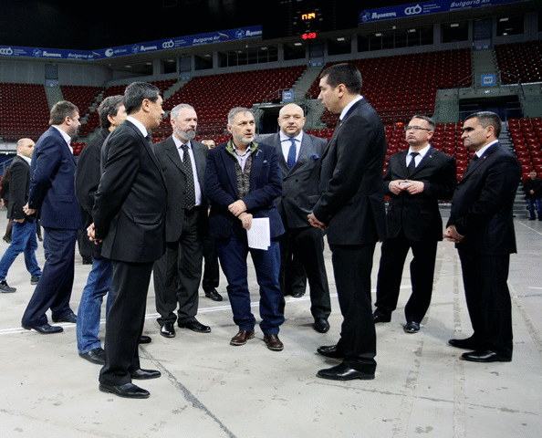Министър Красен Кралев показа „Арена Армеец“ София на делегация от Туркменистан
