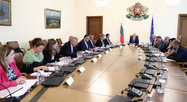 Обезопасяват движението по околовръстния път на Видин