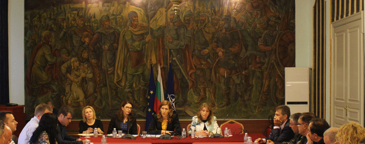 Министър Ангелкова проведе среща с представители на концесионерите и хотелиерите за предстоящите промени в Закона за устройството на Черноморското крайбрежие