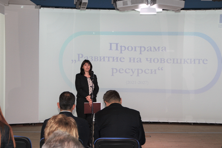 Зам.-Министър Ефремова: Всеки Седми Българин Ще Бъде Включен В Мерки По Прчр И Програмата За Храни